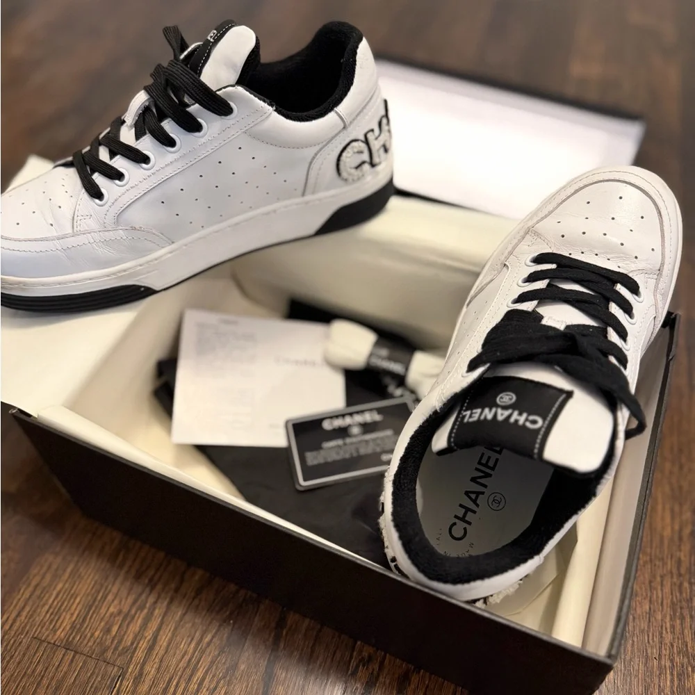 CHANEL Women’s Black and White Leather Sneakers - size 37 - Picture 4 of 8